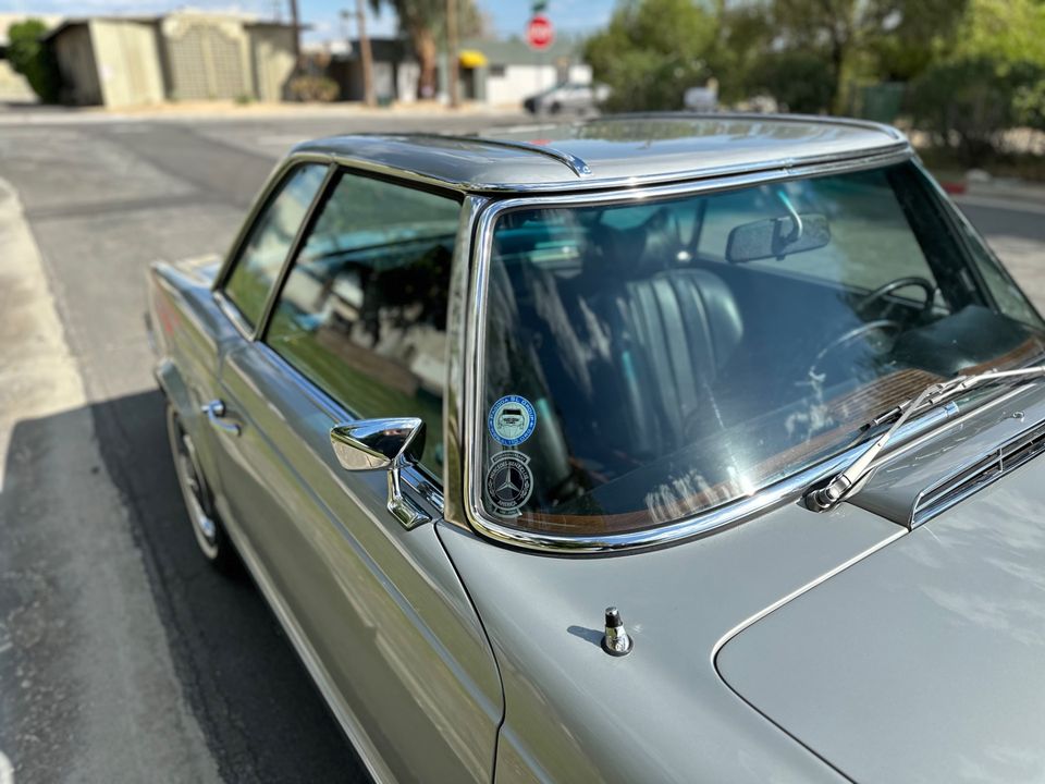 1969 Mercedes Benz 280SL
