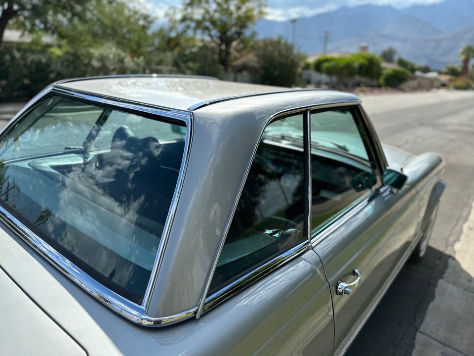 1969 Mercedes Benz 280SL