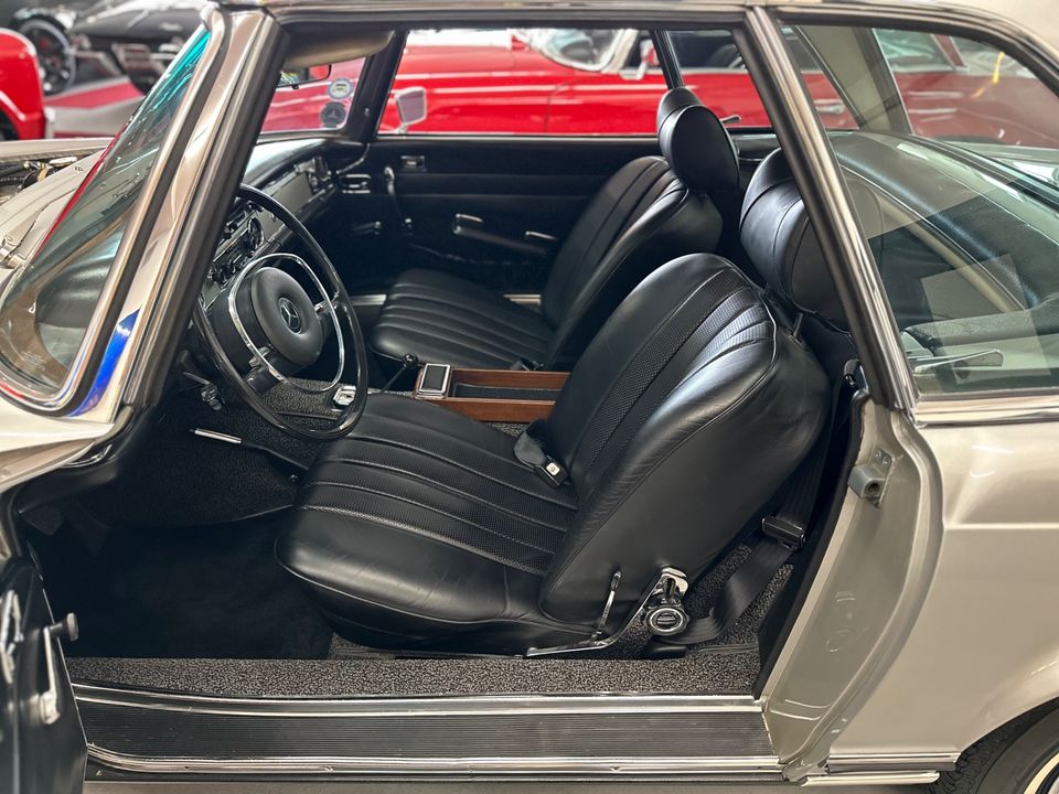 1969 Mercedes Benz 280SL