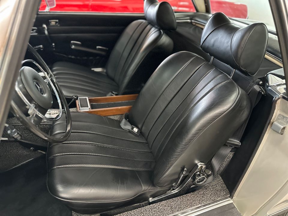 1969 Mercedes Benz 280SL