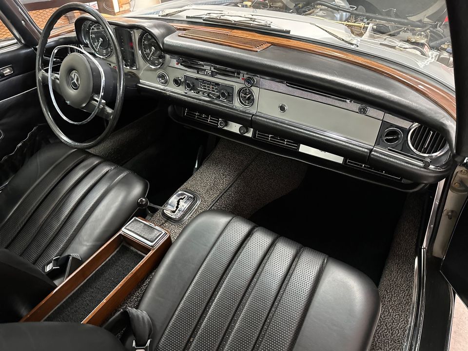 1969 Mercedes Benz 280SL