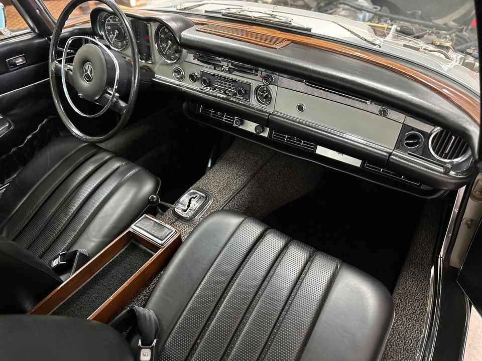 1969 Mercedes Benz 280SL