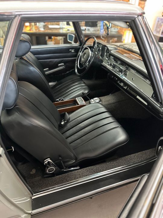 1969 Mercedes Benz 280SL