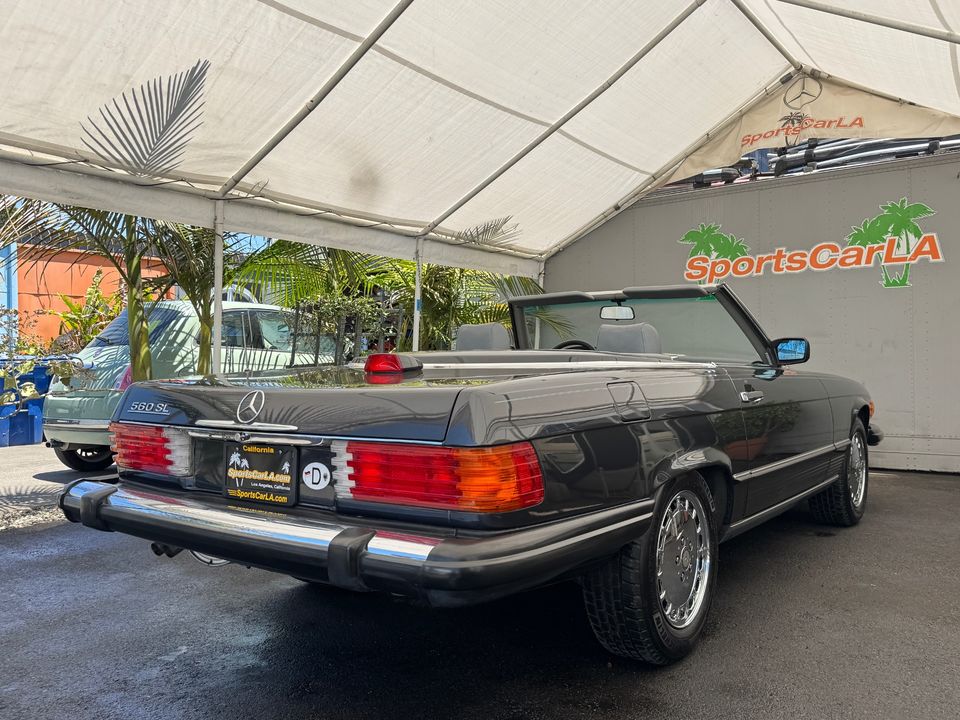 1987 Mercedes-Benz 560-Class