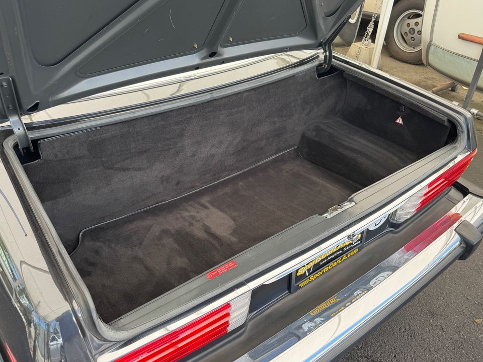 1987 Mercedes-Benz 560-Class