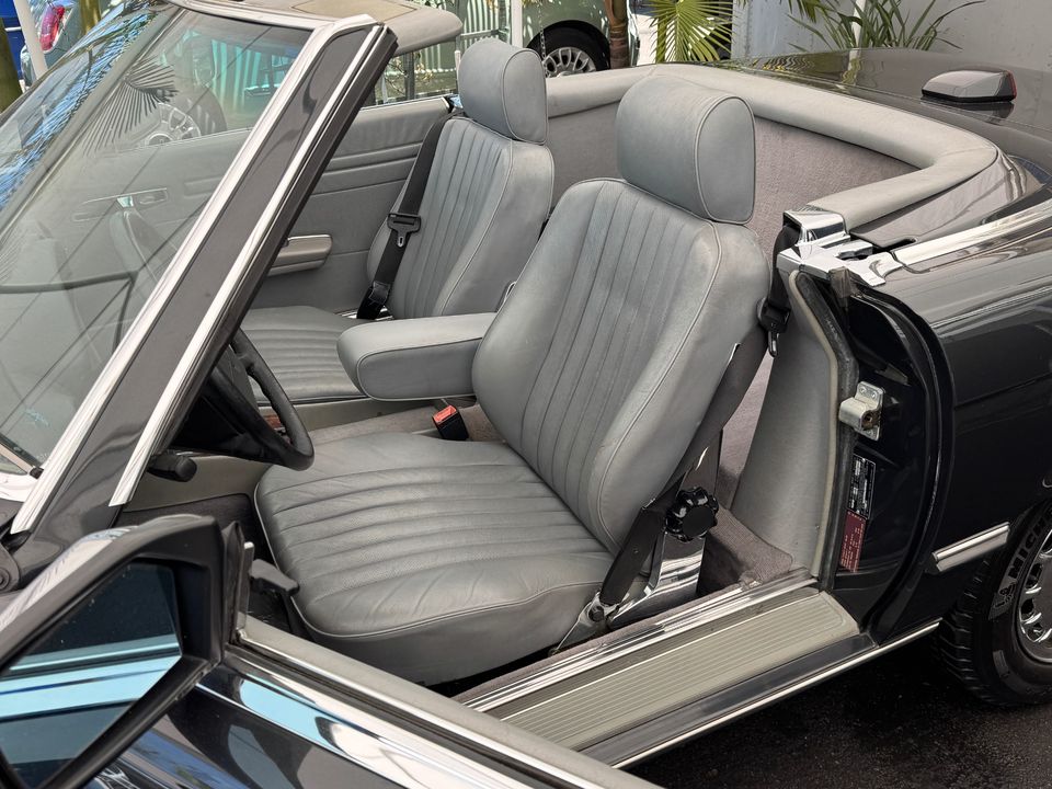 1987 Mercedes-Benz 560-Class