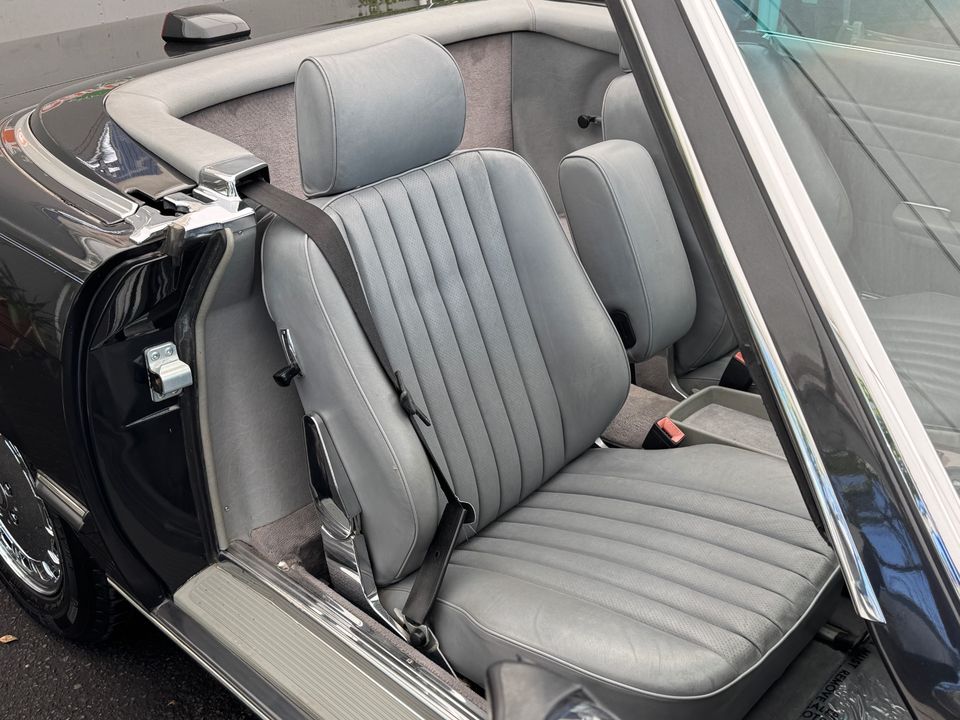 1987 Mercedes-Benz 560-Class