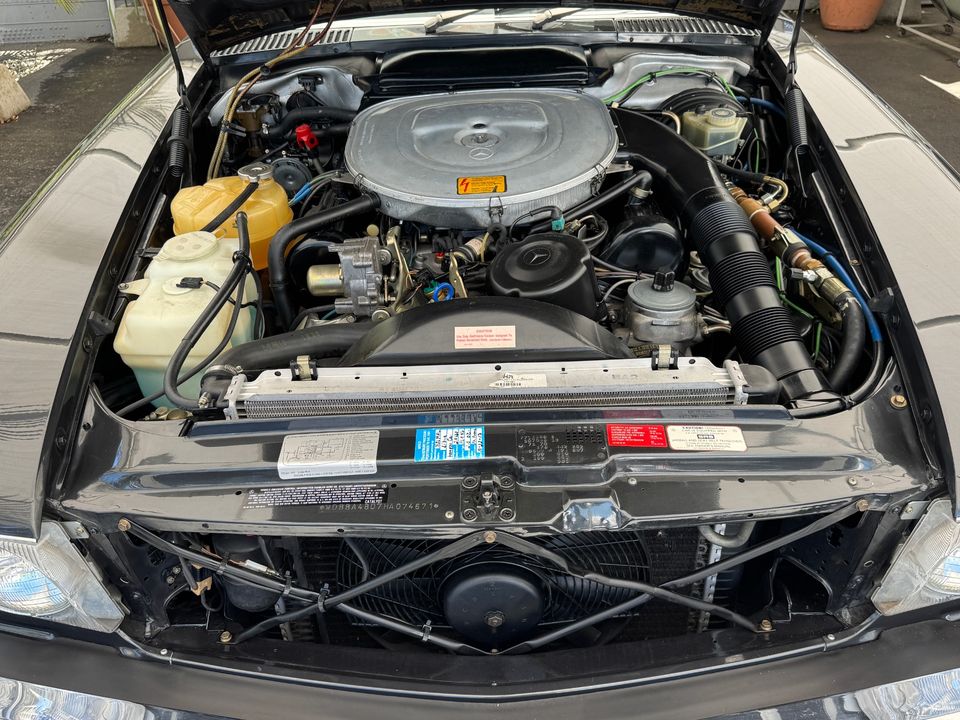 1987 Mercedes-Benz 560-Class