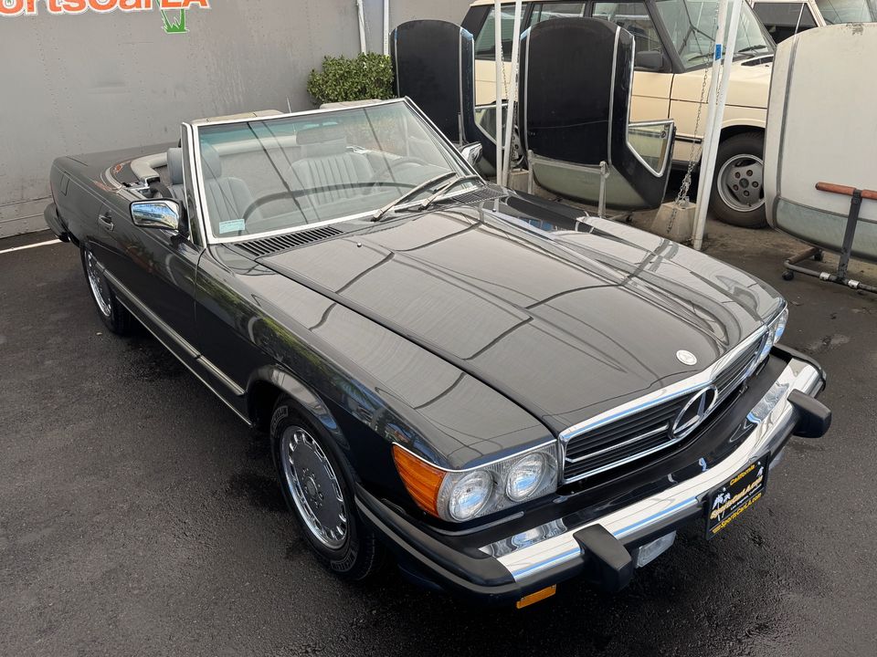 1987 Mercedes-Benz 560-Class