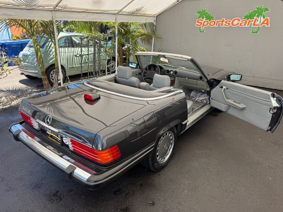 1987 Mercedes-Benz 560-Class