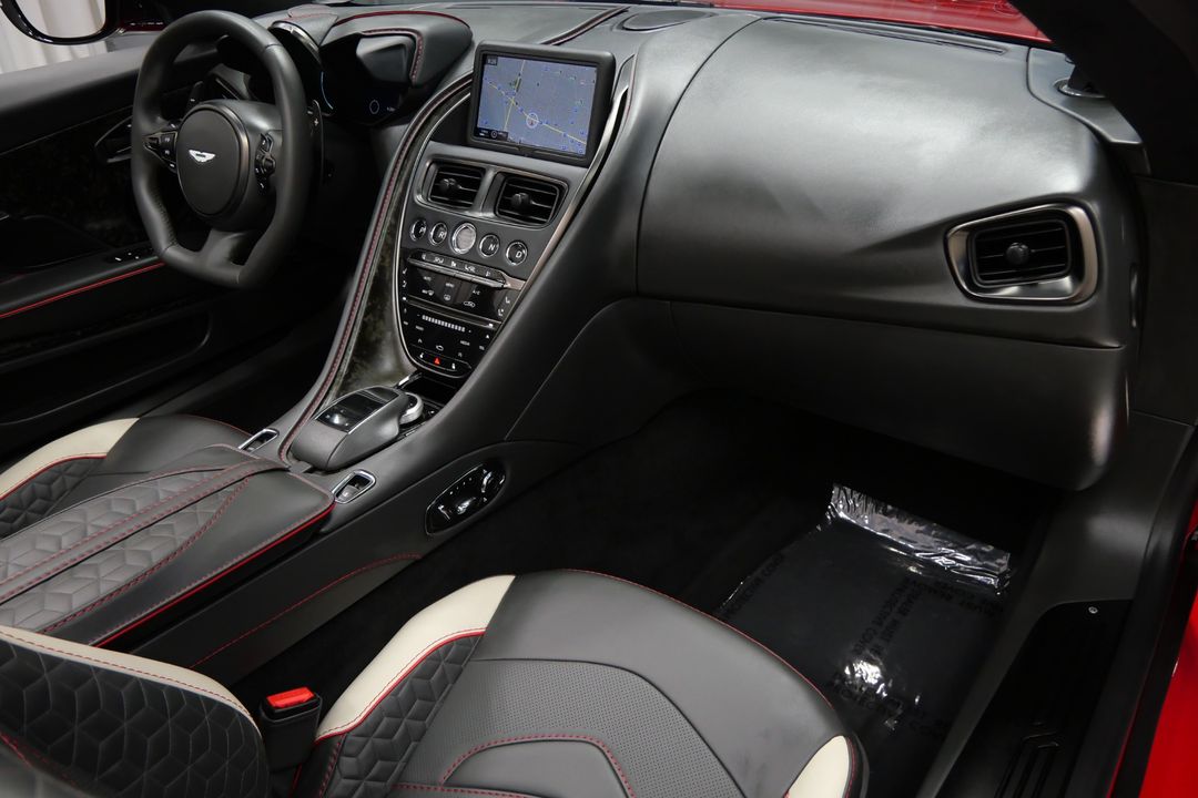 2023 Aston Martin DBS