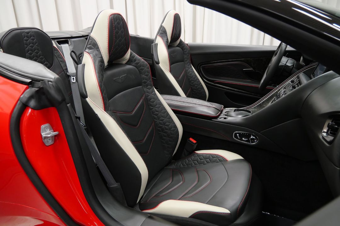 2023 Aston Martin DBS