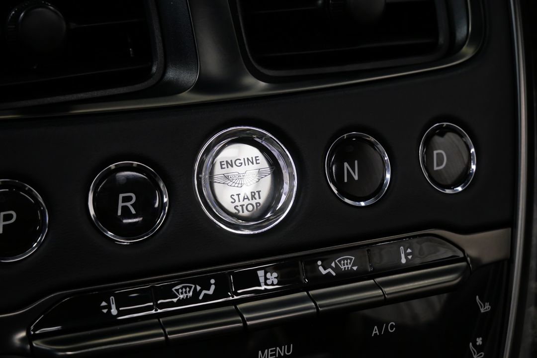 2023 Aston Martin DBS