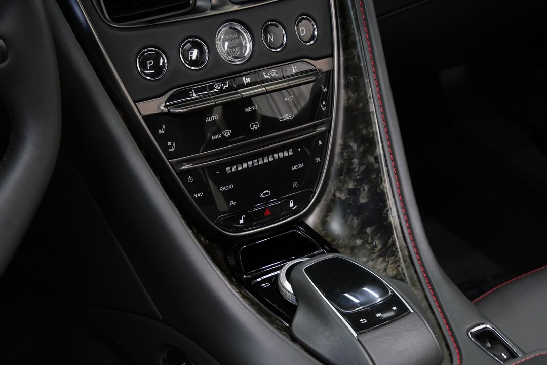 2023 Aston Martin DBS