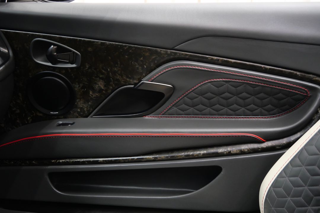 2023 Aston Martin DBS