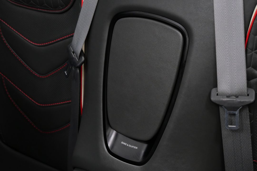 2023 Aston Martin DBS