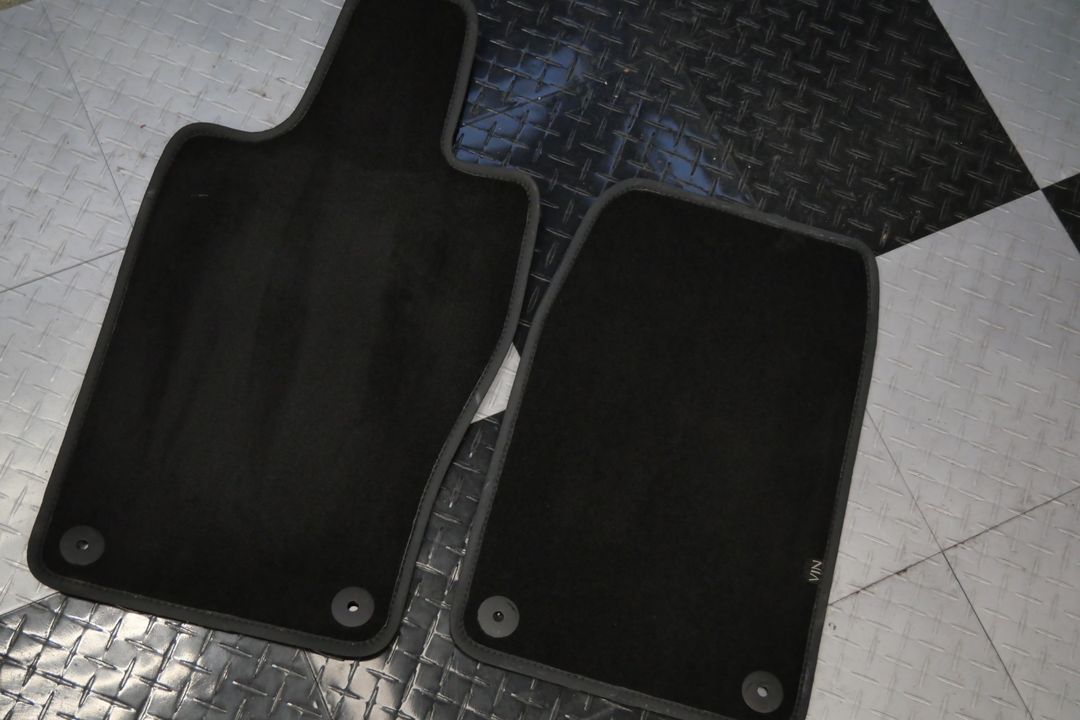 2023 Aston Martin DBS