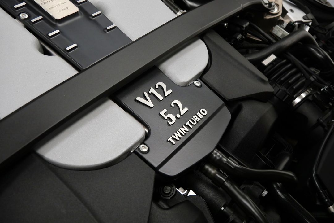 2023 Aston Martin DBS