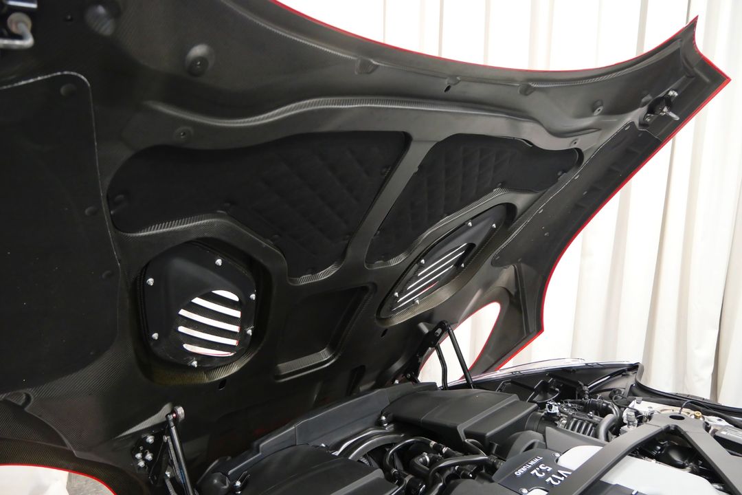 2023 Aston Martin DBS