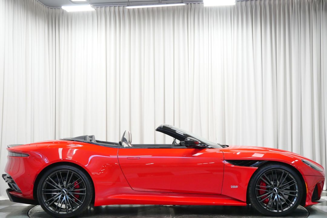 2023 Aston Martin DBS