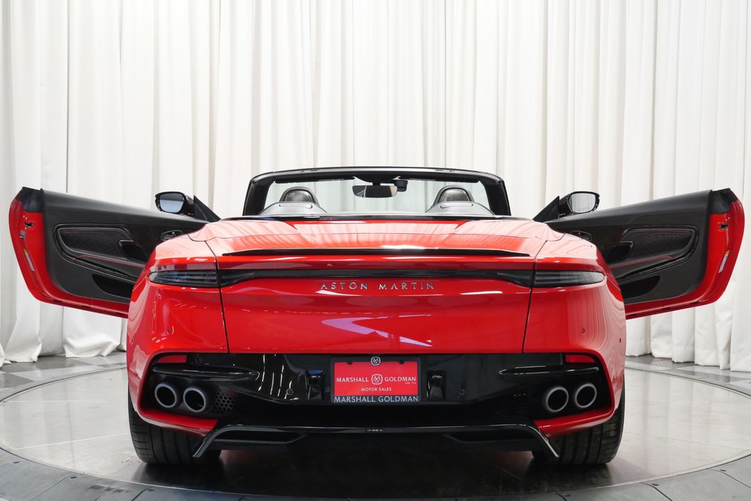 2023 Aston Martin DBS