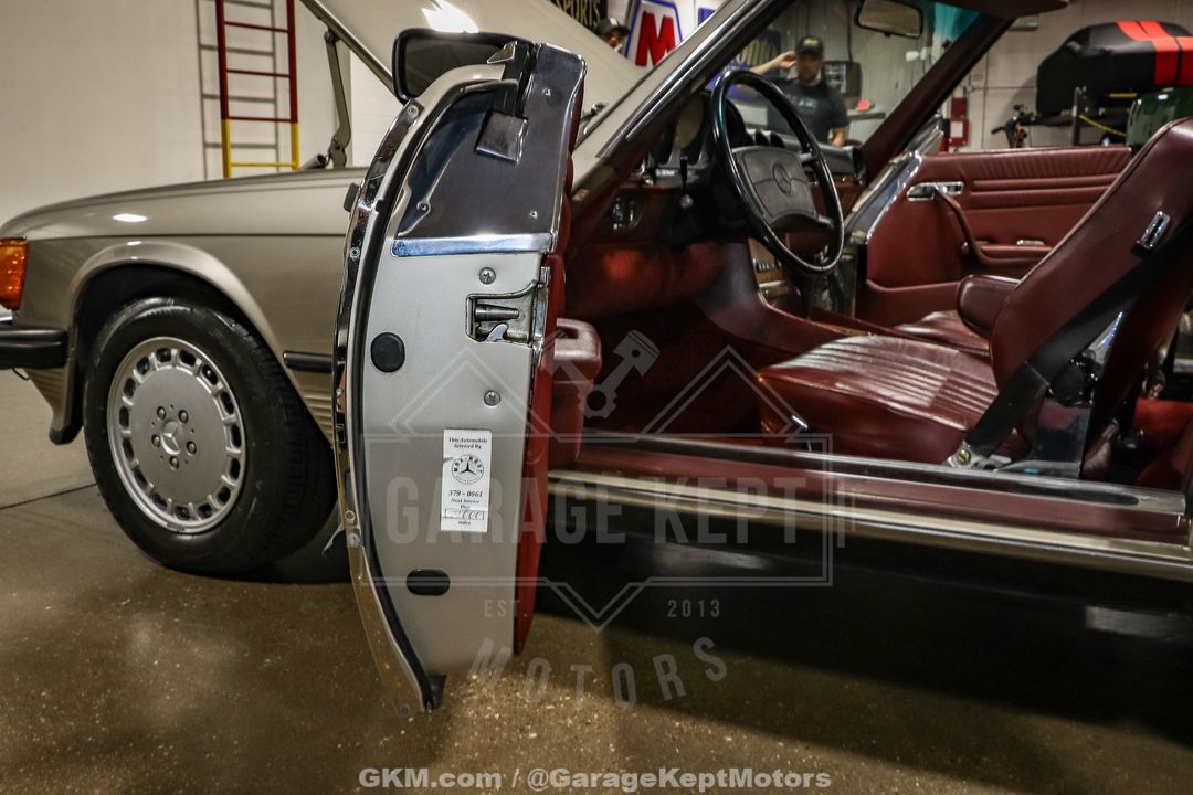1986 Mercedes-Benz 560SL