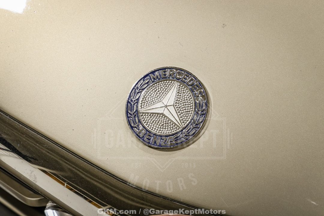 1986 Mercedes-Benz 560SL
