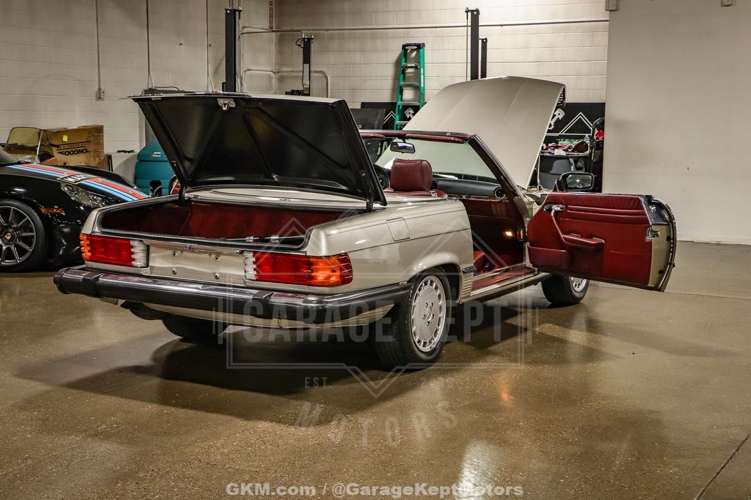 1986 Mercedes-Benz 560SL