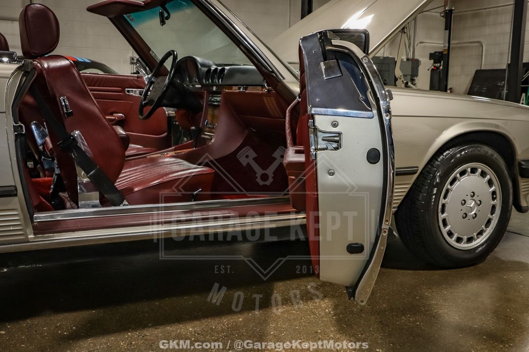 1986 Mercedes-Benz 560SL