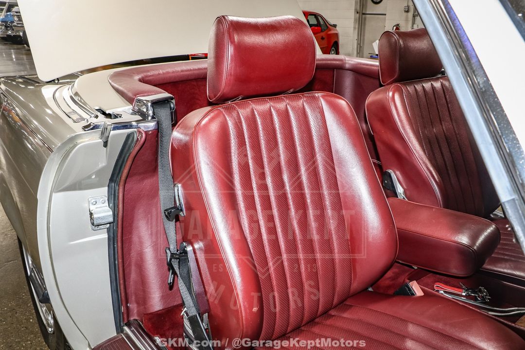 1986 Mercedes-Benz 560SL