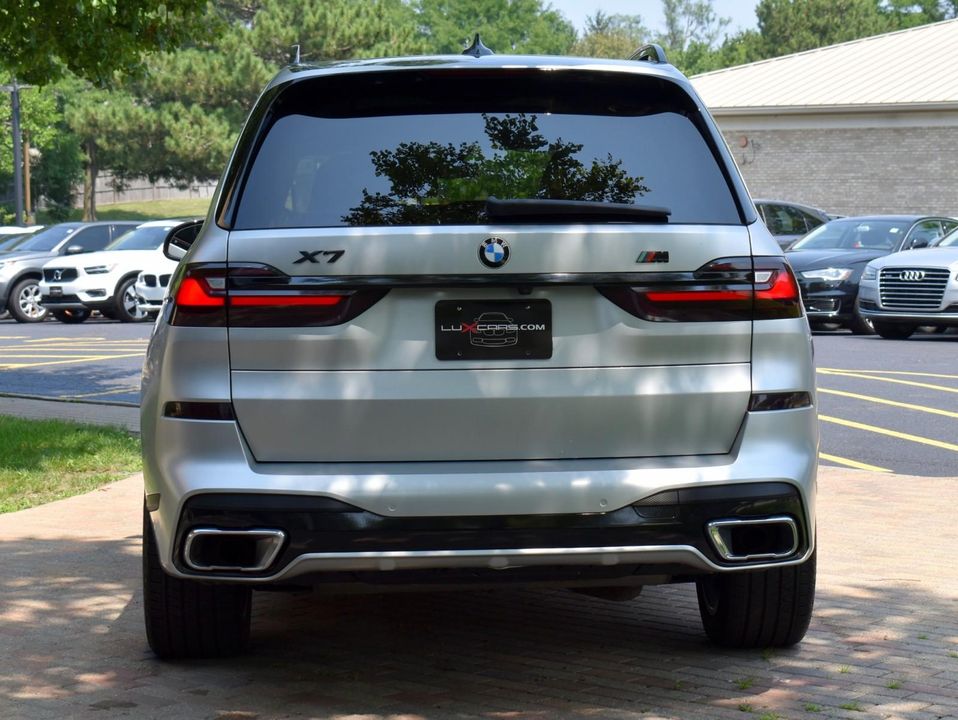 2021 BMW X7