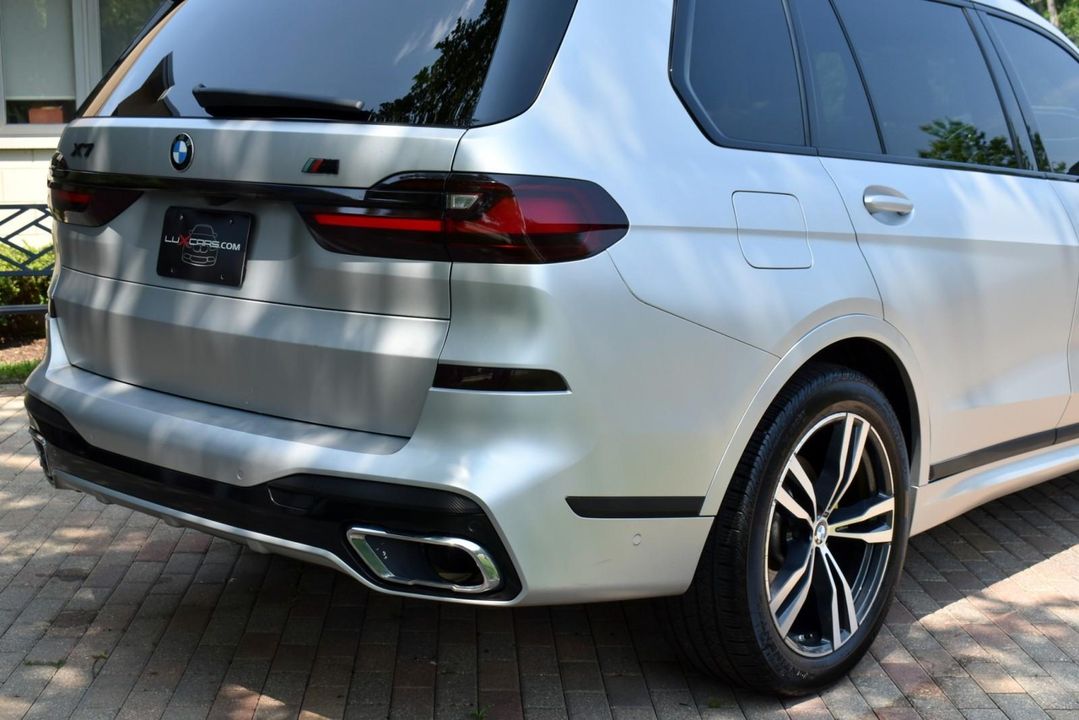 2021 BMW X7