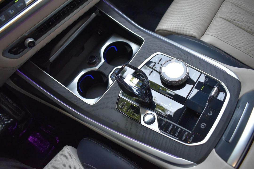 2021 BMW X7