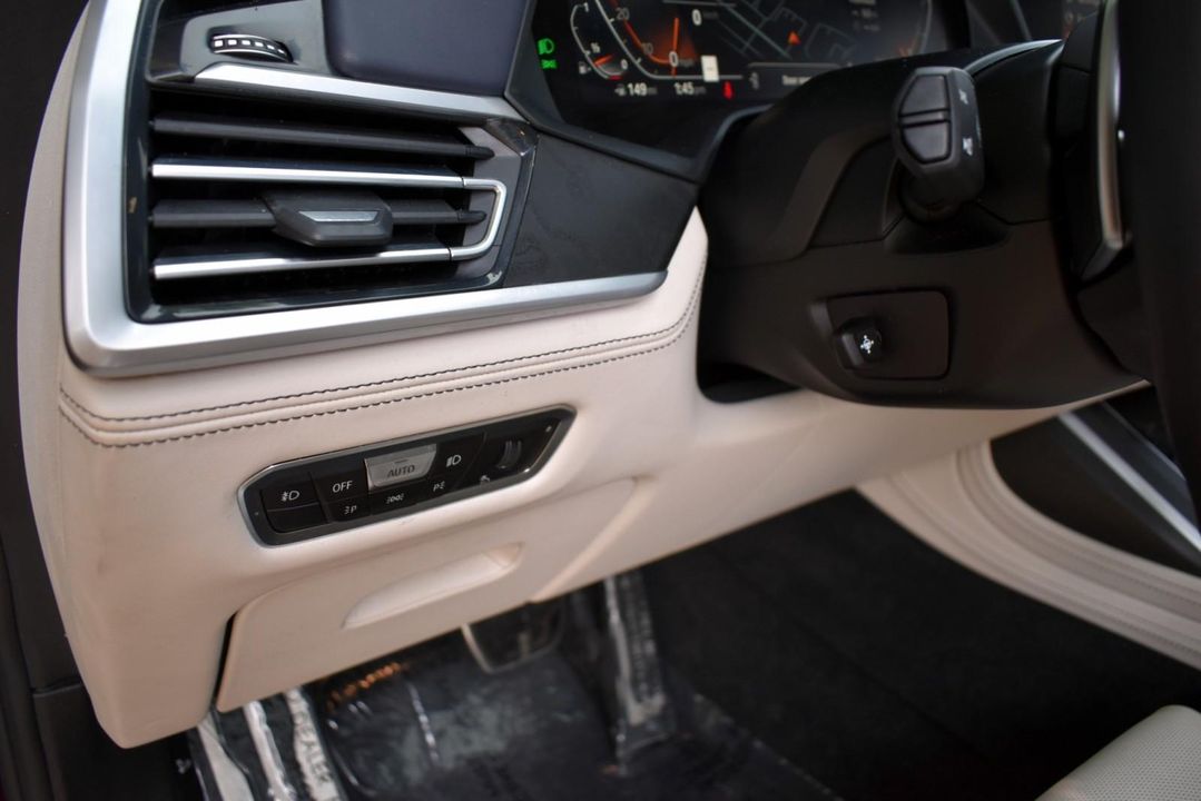 2021 BMW X7