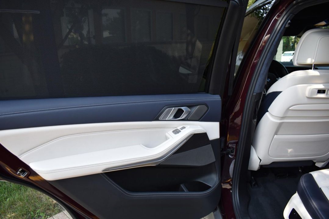 2021 BMW X7