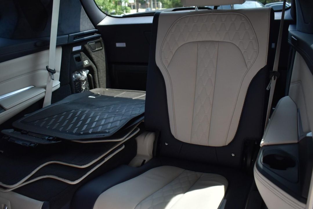 2021 BMW X7