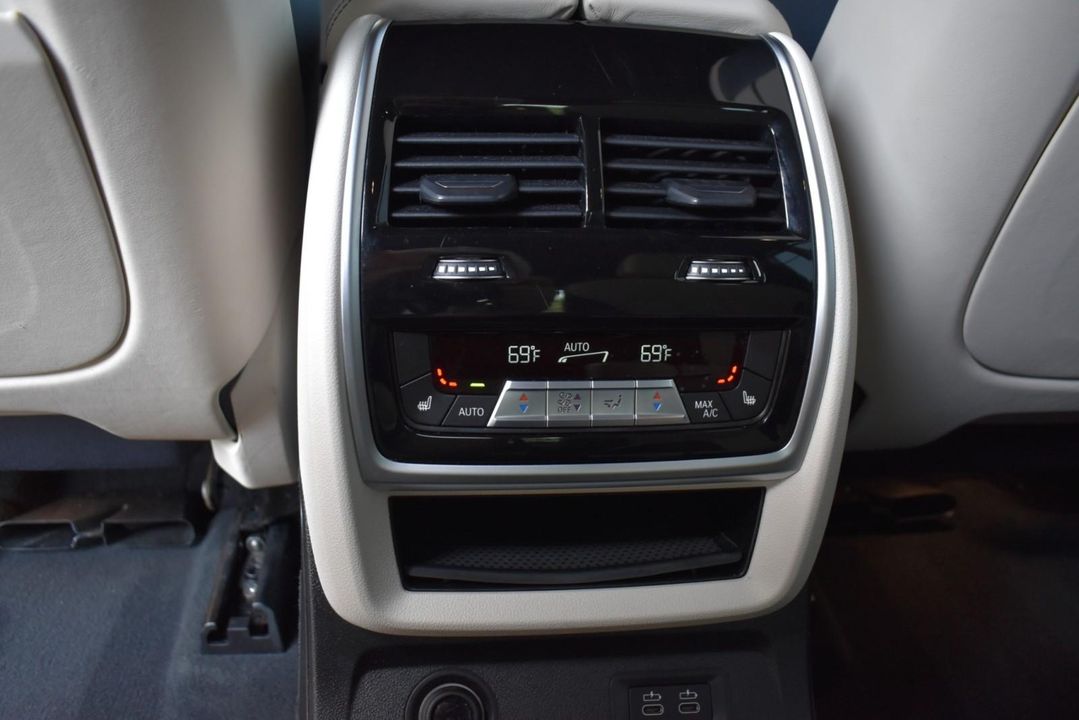 2021 BMW X7