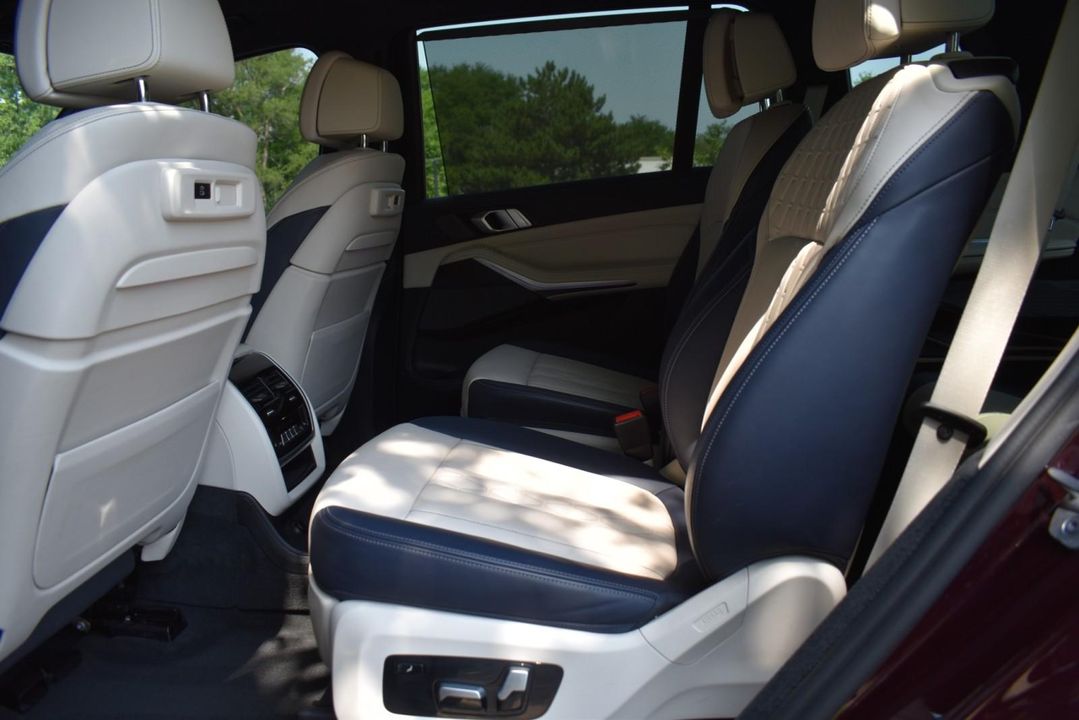 2021 BMW X7