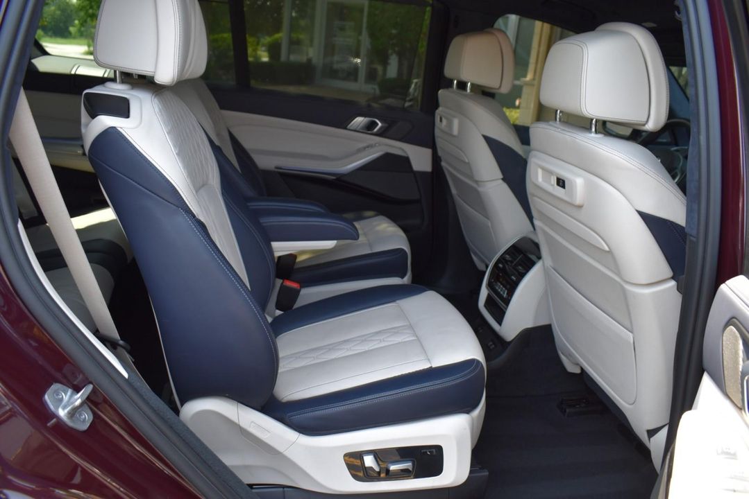 2021 BMW X7