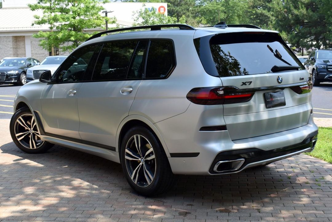 2021 BMW X7