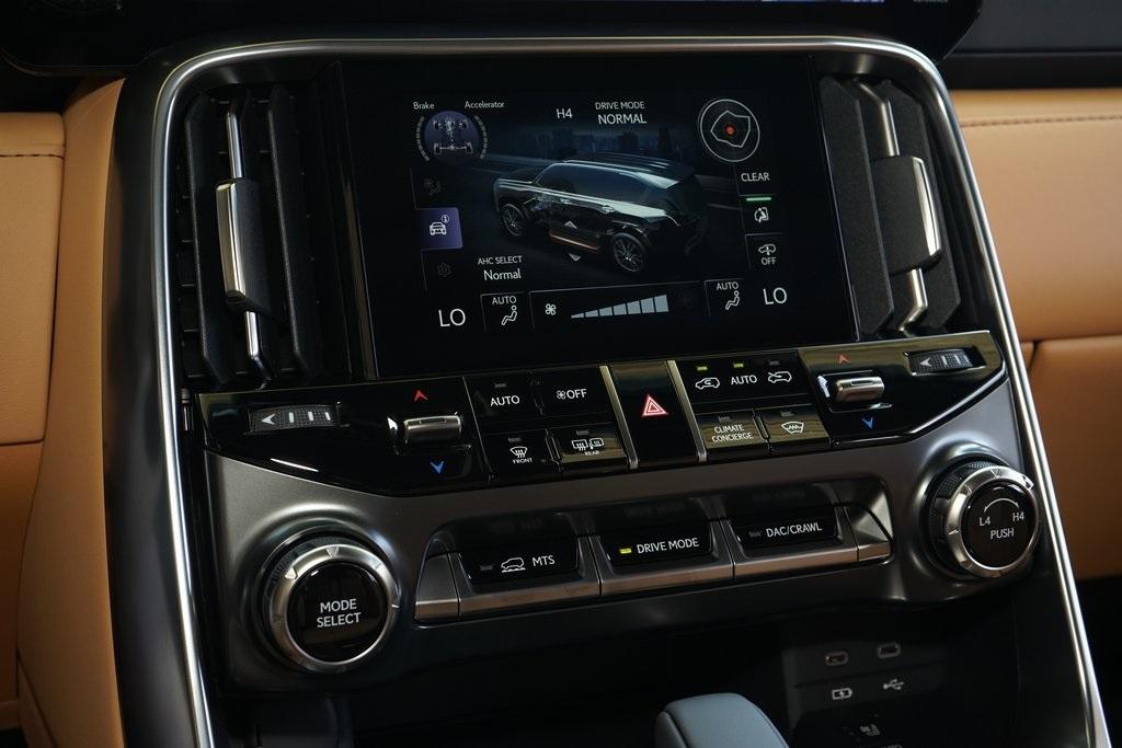 2025 Lexus LX 700H