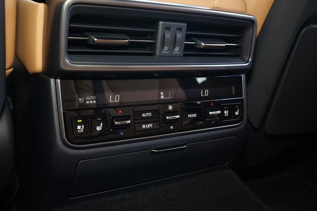 2025 Lexus LX 700H