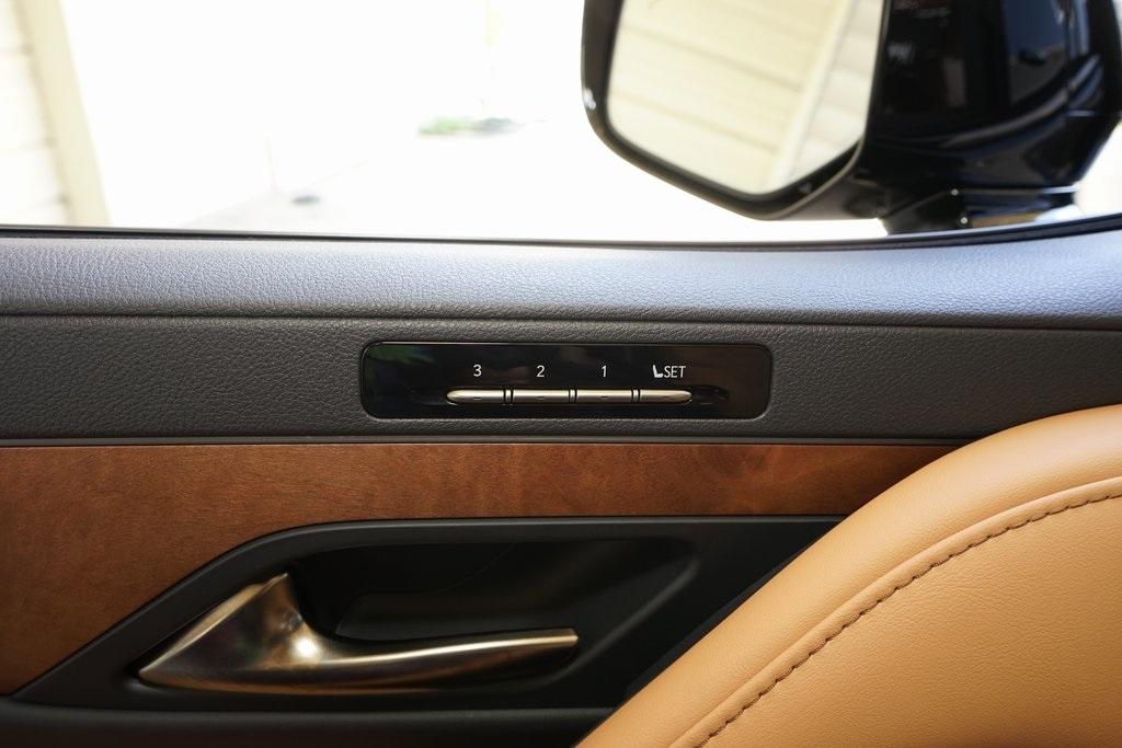 2025 Lexus LX 700H
