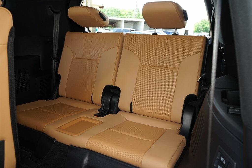 2025 Lexus LX 700H