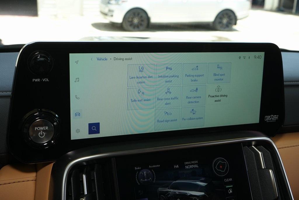 2025 Lexus LX 700H