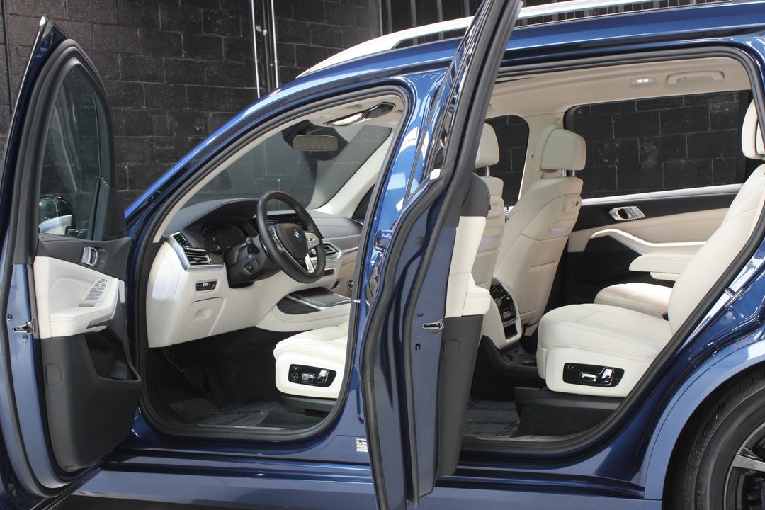 2022 BMW X7