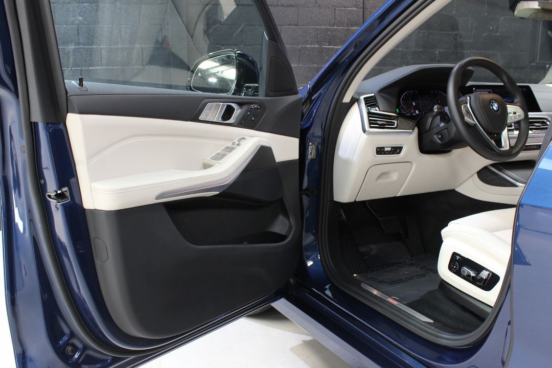 2022 BMW X7
