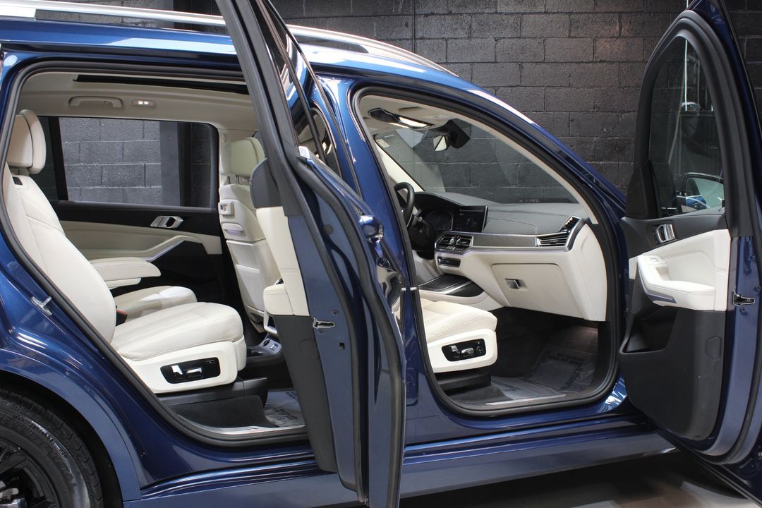 2022 BMW X7