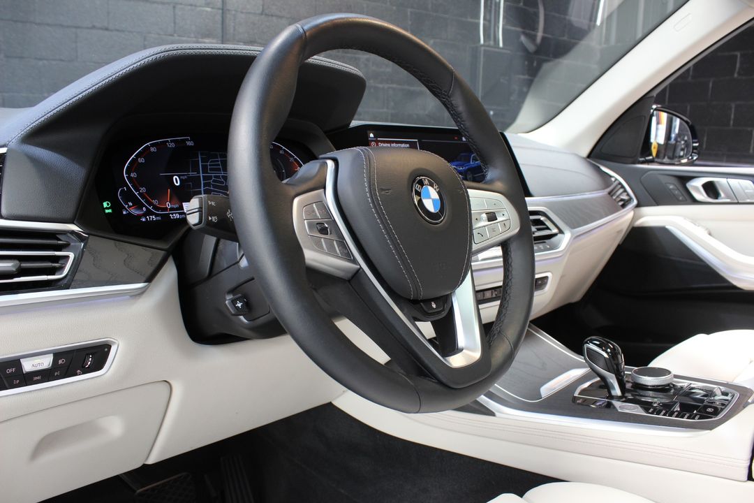 2022 BMW X7