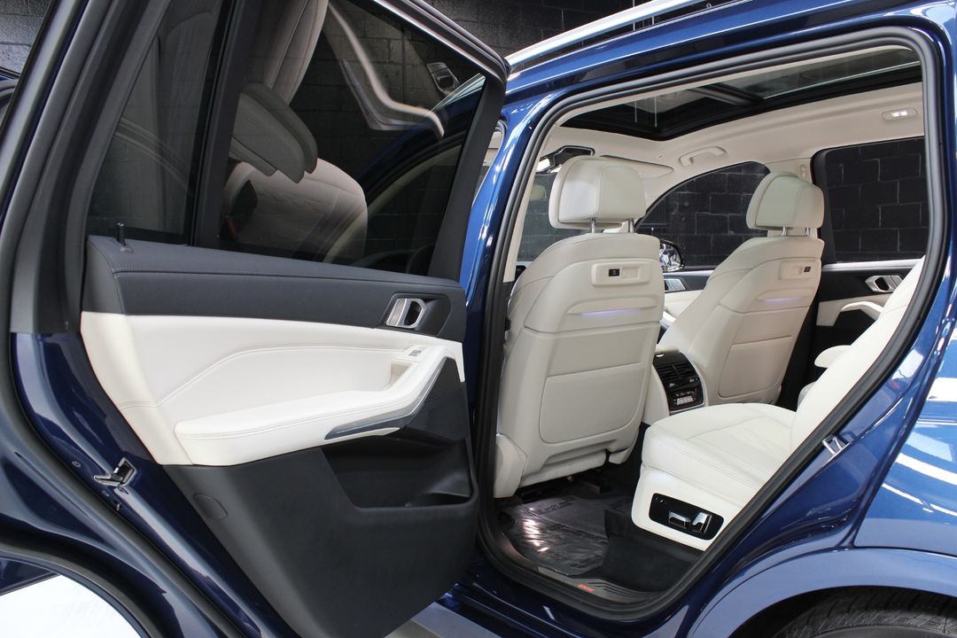 2022 BMW X7